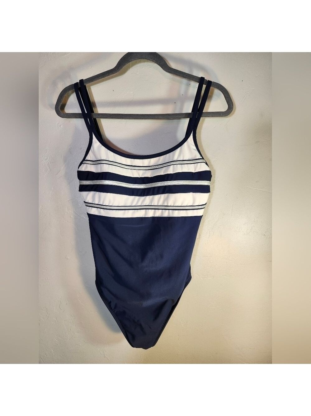 Miraclesuit Navy & White Tummy Control One Piece Sz M